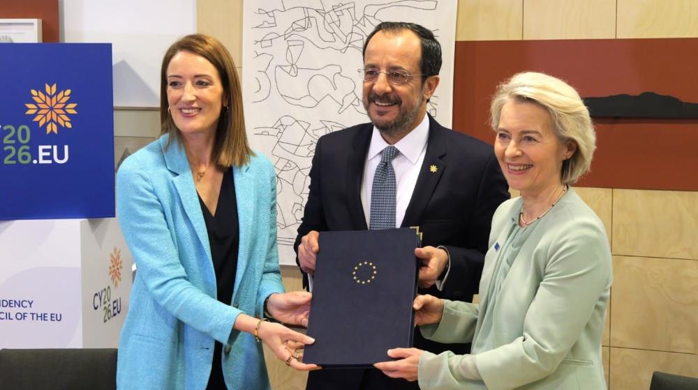 Roberta Metsola, Nikos Christodoulides, and Ursula von der Leyen presenting the signed "One Europe, One Market" Competitiveness Roadmap at the Informal EU Leaders' Council in Nicosia, under the Cyprus EU Council Presidency, April2026.